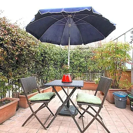 Marconi Penthouse 아파트호텔 4*